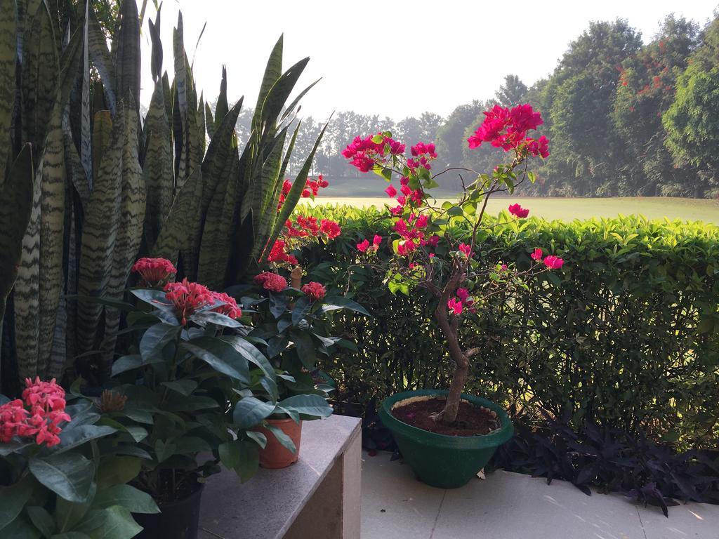 Villa At Tarudhan Valley Golf Resort Manesar Esterno foto