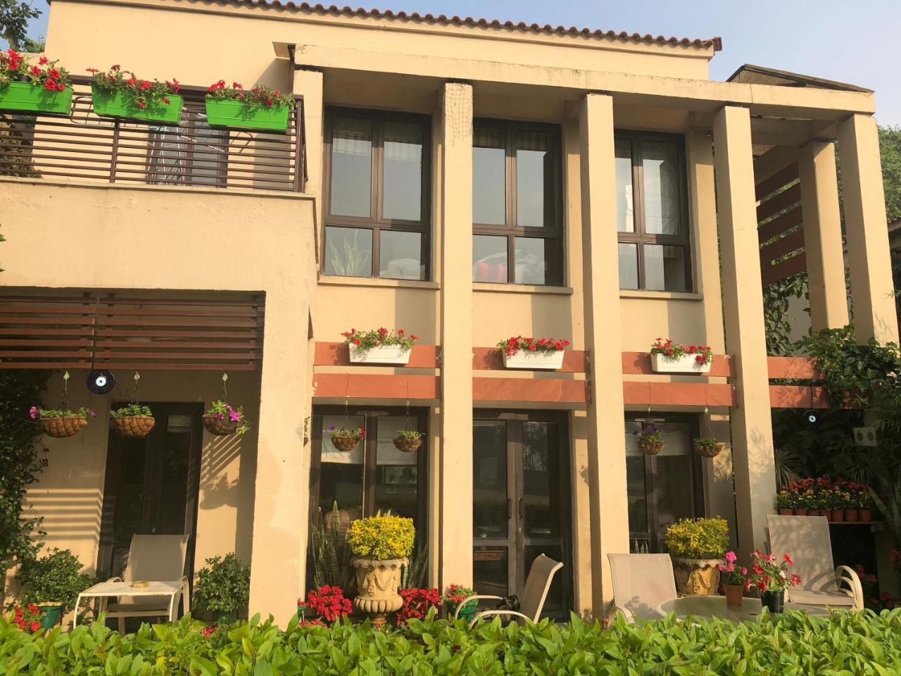 Villa At Tarudhan Valley Golf Resort Manesar Esterno foto